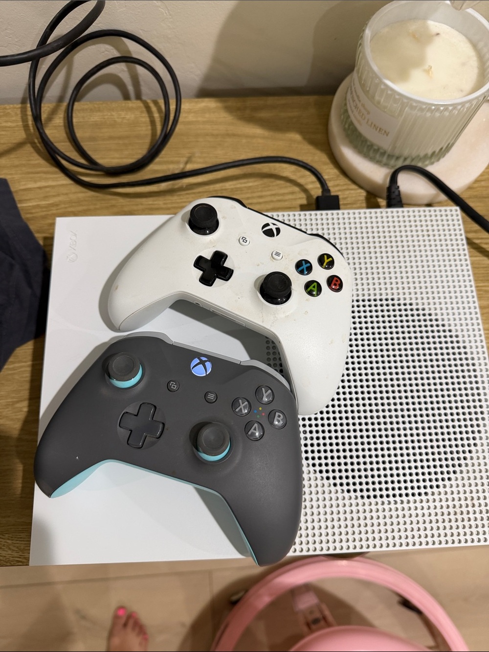 Microsoft Xbox One S Console in White - Picture 9 of 11